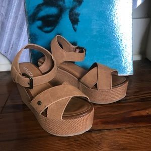 Volcom Women’s Stone Platform Wedge Sandal